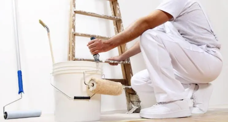Professional painter at work.
