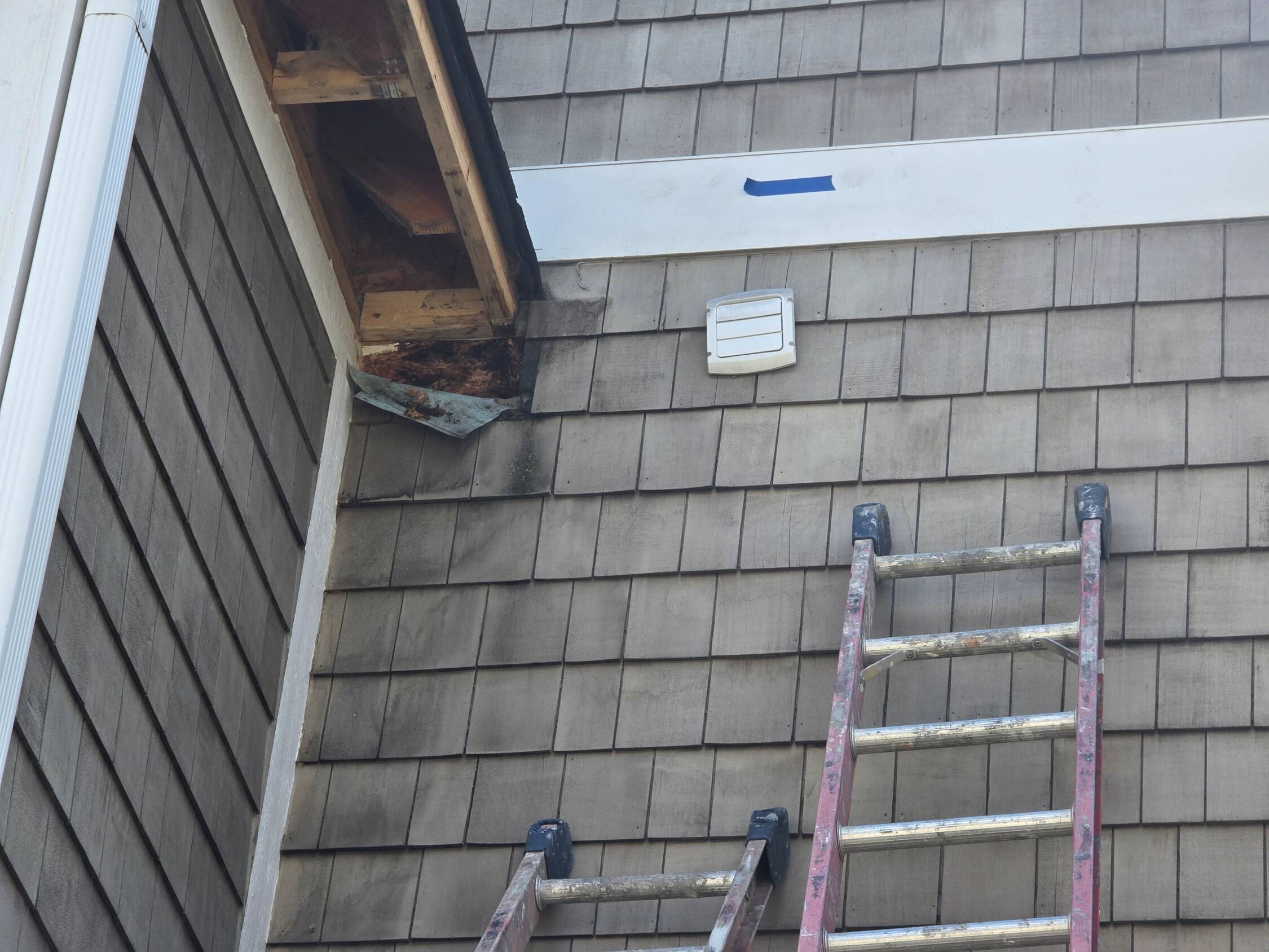 Siding with no kick out flashing 2 Siding with no kick out flashing 2 replace wood trim siding